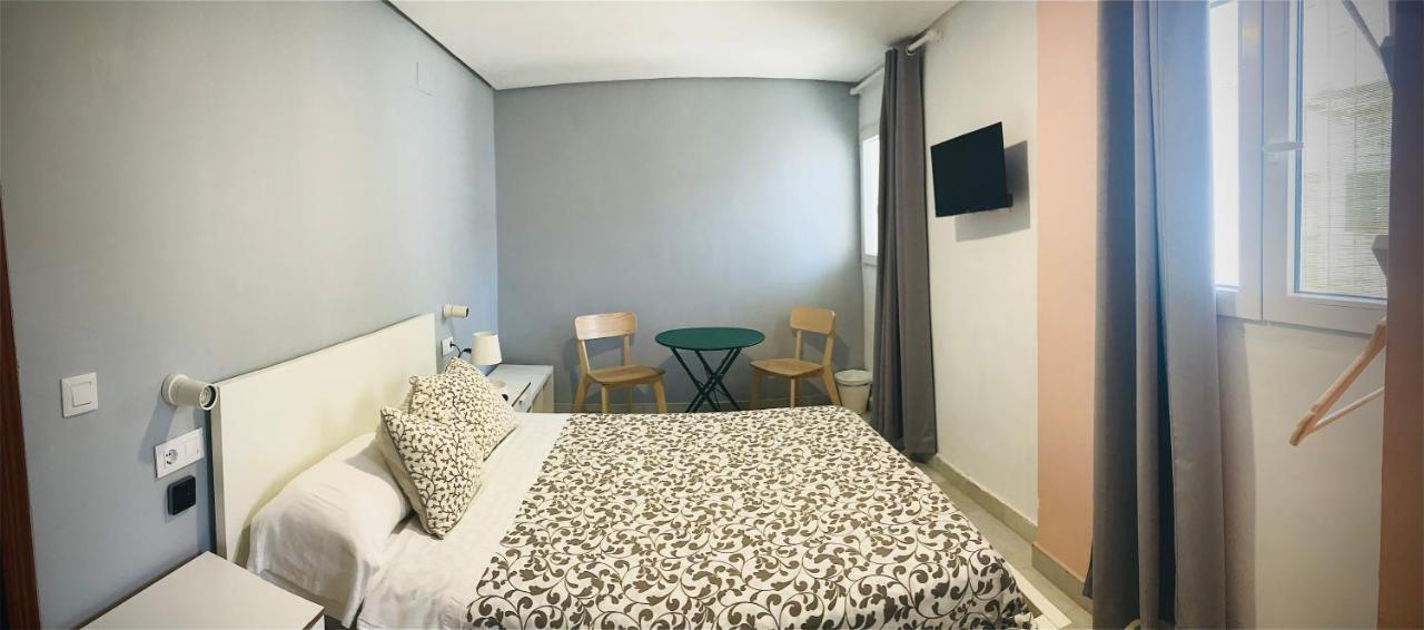 Hostal Baobab 엘푸에르토데산타마리아 외부 사진