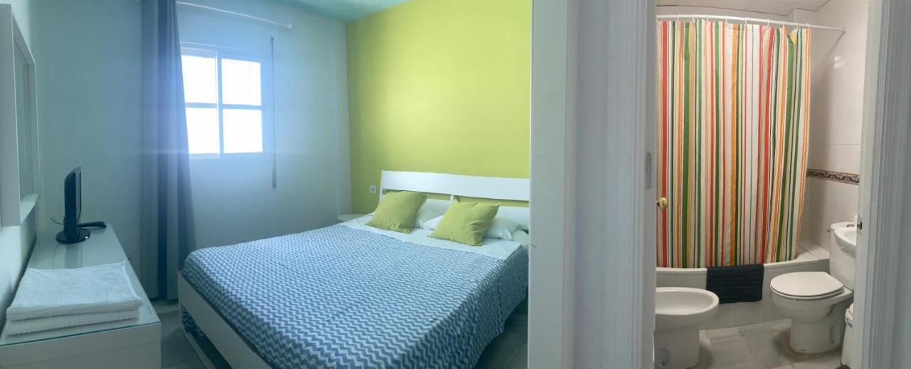 Hostal Baobab 엘푸에르토데산타마리아 외부 사진